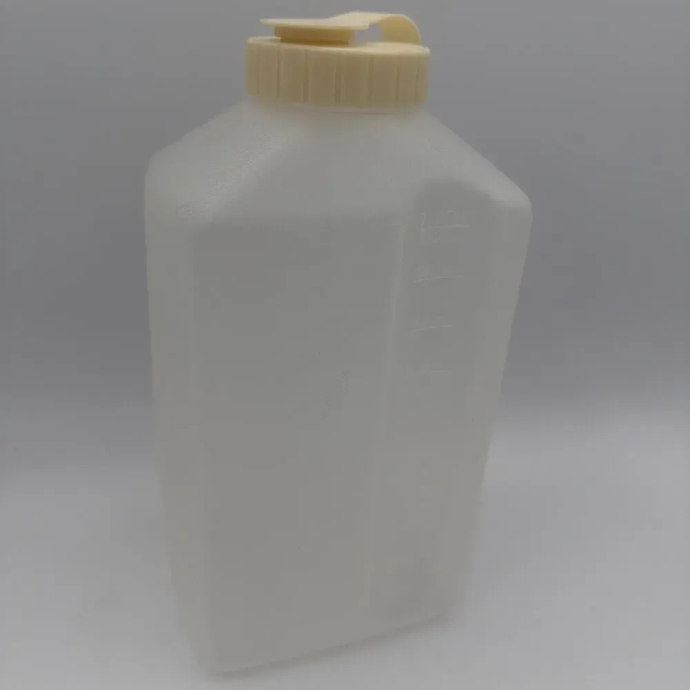 Rubbermaid Servin' Saver 2 Qt Drink Container Jug Almond Lid #2468 Vintage EUC